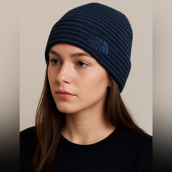 The North Face Knit Beanie – Unisex – One Size – Navy/Black Striped - Picture 2 of 9